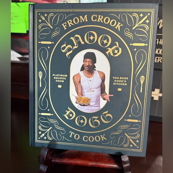 Snoop Dogg Cookbook - Picture 1 of 6